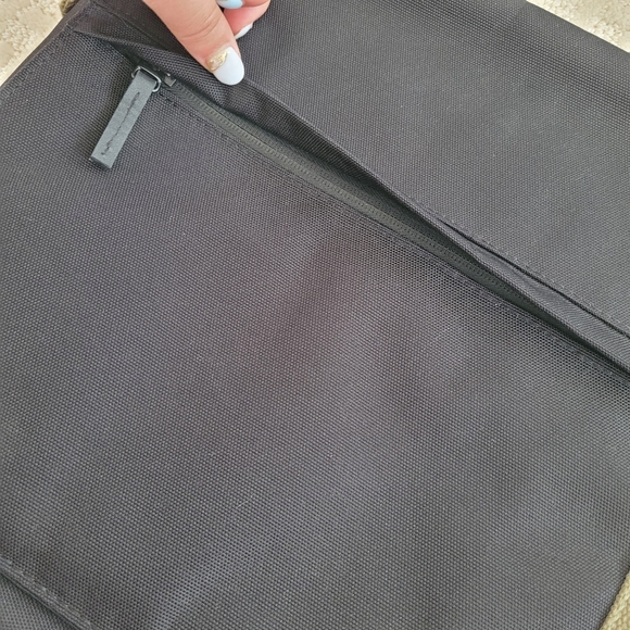 TARGUS Green & Black Laptop Case Crossbody Shoulder Messenger Bag - Picture 8 of 9